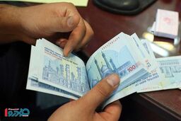قانون عیدی دور زده شد / پرداخت ۱ حقوق به جای ۲ حقوق!